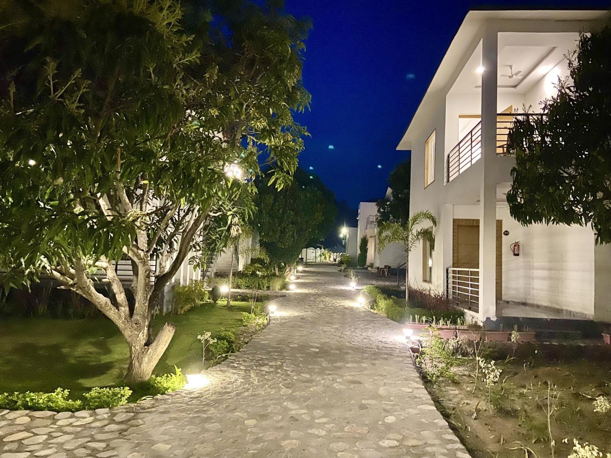 The White Oak Corbett Spa & Resort Ramnagar  Esterno foto